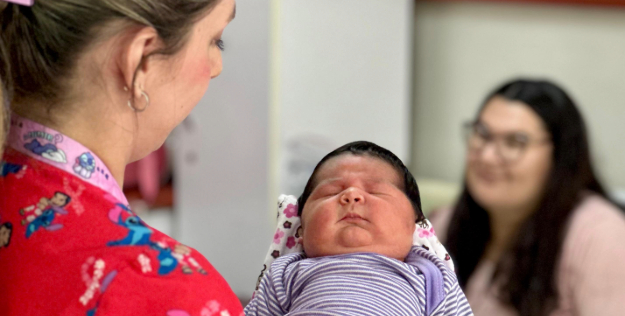 COMPLEJO ASISTENCIAL FORTALECE LA INMUNIZACIÓN CON NIRSEVIMAB PARA PREVENIR ENFERMEDADES RESPIRATORIAS GRAVES EN RECIÉN NACIDOS